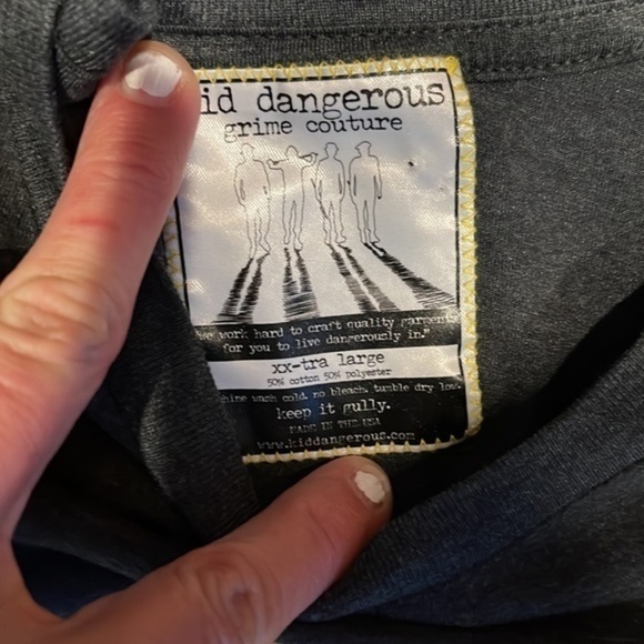 Kid Dangerous Lightening Bolts Kitty T shirt - Picture 3 of 4